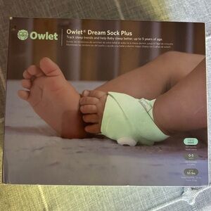 BRAND NEW - Owlet Dream Sock Plus in Mint Green